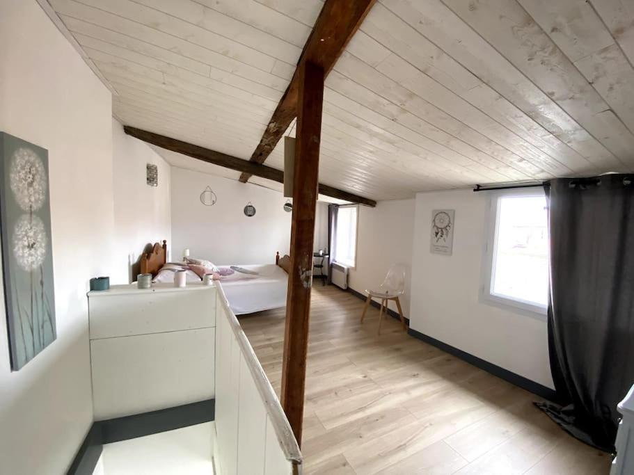la maison du dauphin Marans  Extérieur photo