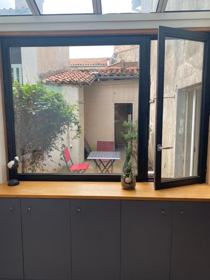 la maison du dauphin Marans  Extérieur photo