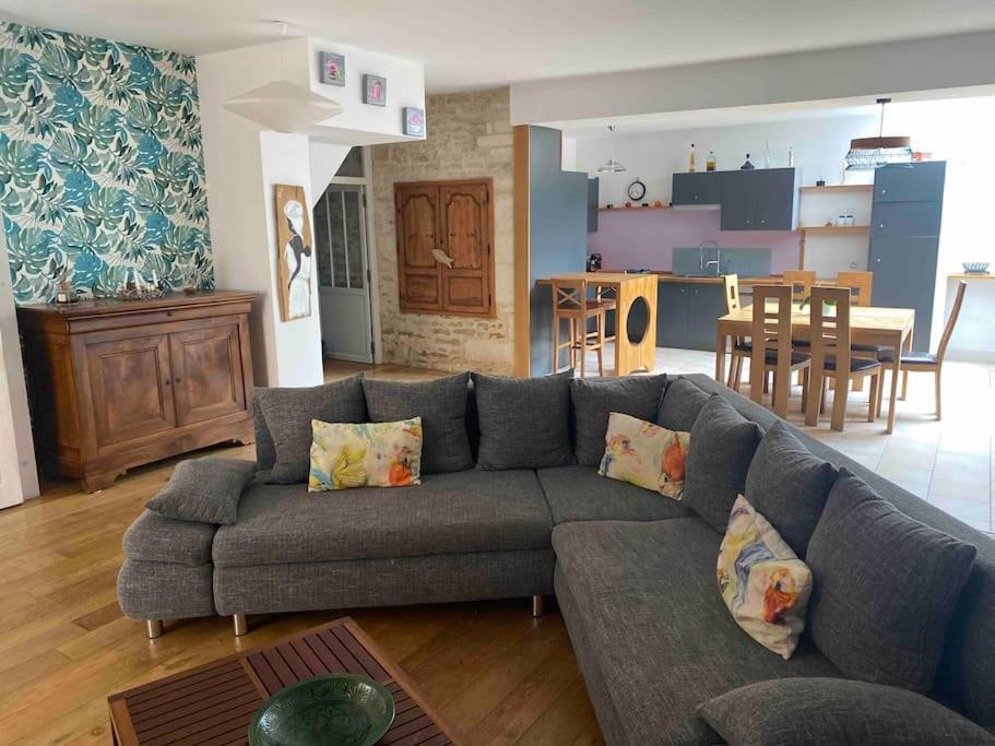 la maison du dauphin Marans  Extérieur photo